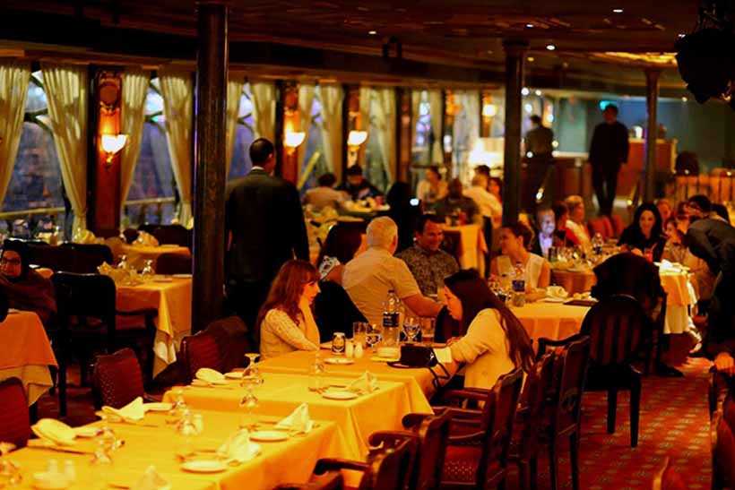 Cairo: Dinner Cruise on the Nile River with Entertainment